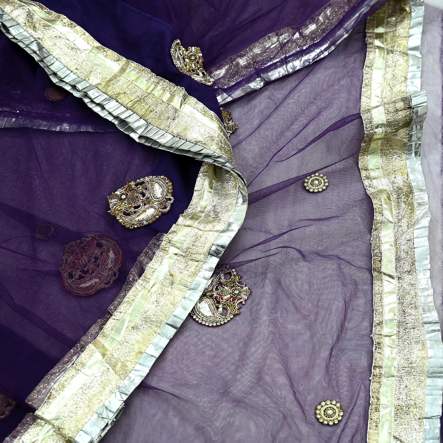 Indian Vintage Heavy Sari Purple Net/Mesh Embroidered Sarees Fabric 6Yd Sewing Soft Golden Border Bridal/wedding Saris