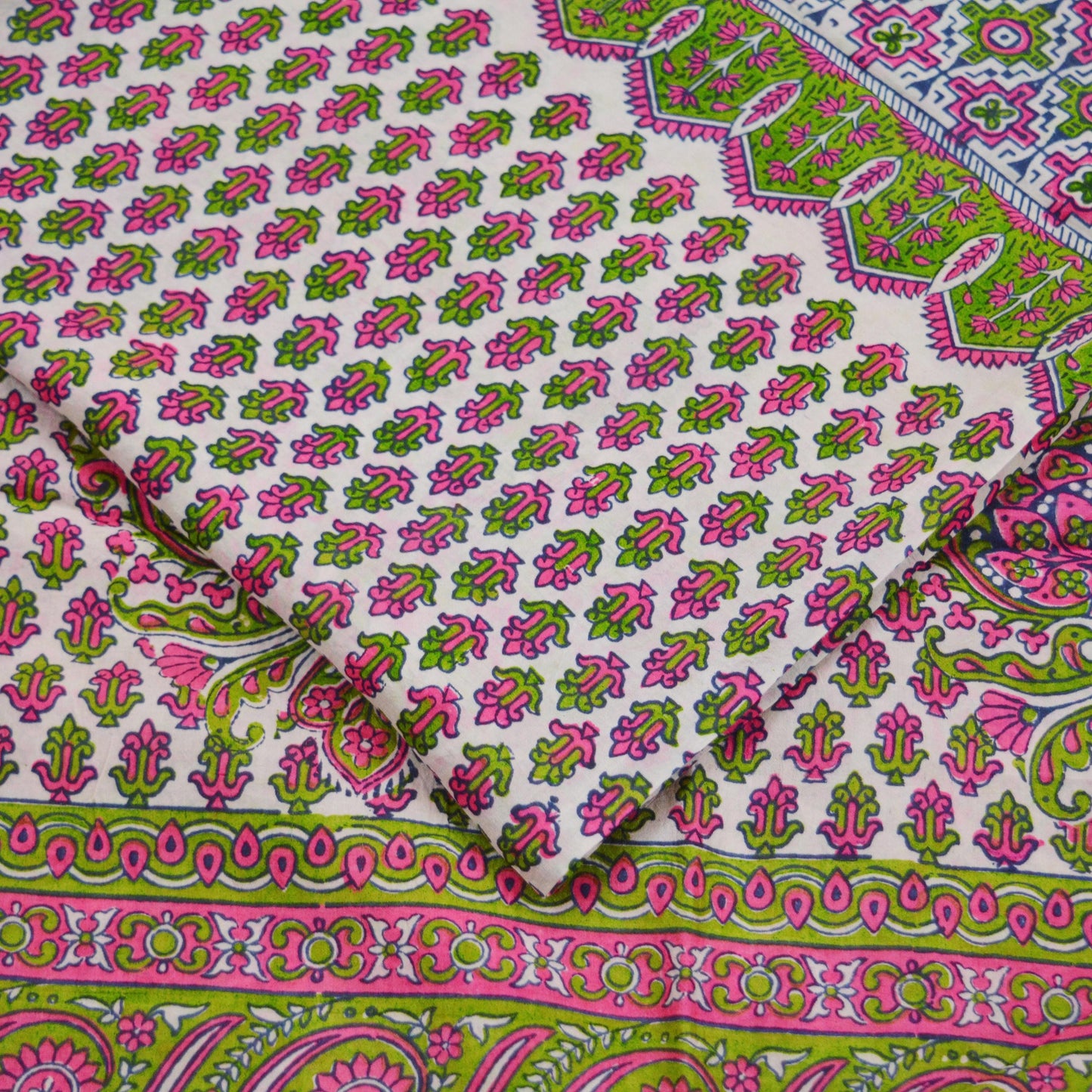 Indian Vintage Sari Ivory & Green Pure Silk Printed Sarees 5yd Sewing Craft Fabric Dress Making Soft Crafting Quilting Upcycle old Paisley