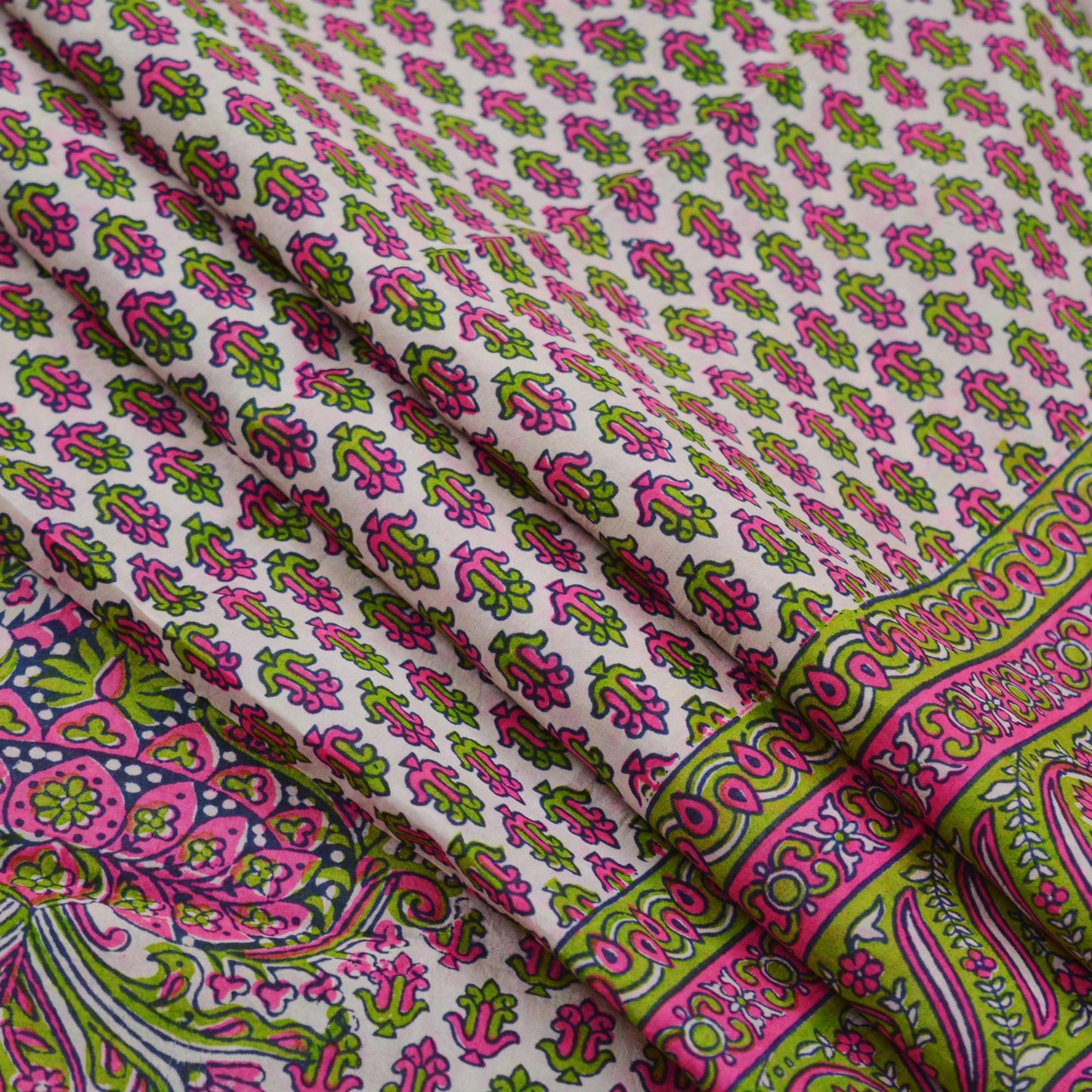 Indian Vintage Sari Ivory & Green Pure Silk Printed Sarees 5yd Sewing Craft Fabric Dress Making Soft Crafting Quilting Upcycle old Paisley