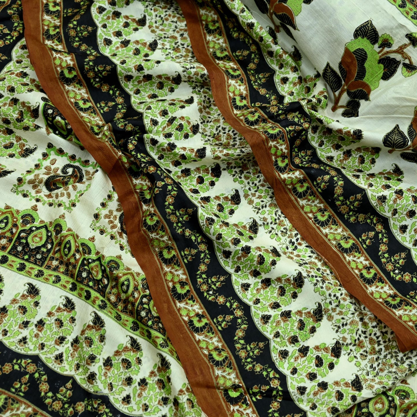 Indian Vintage Sari Ivory & Black Printed Pure Silk Sarees 6yd Sewing Craft Fabric DressMaking Soft Wrap Upcycle Quilting Crafting Used