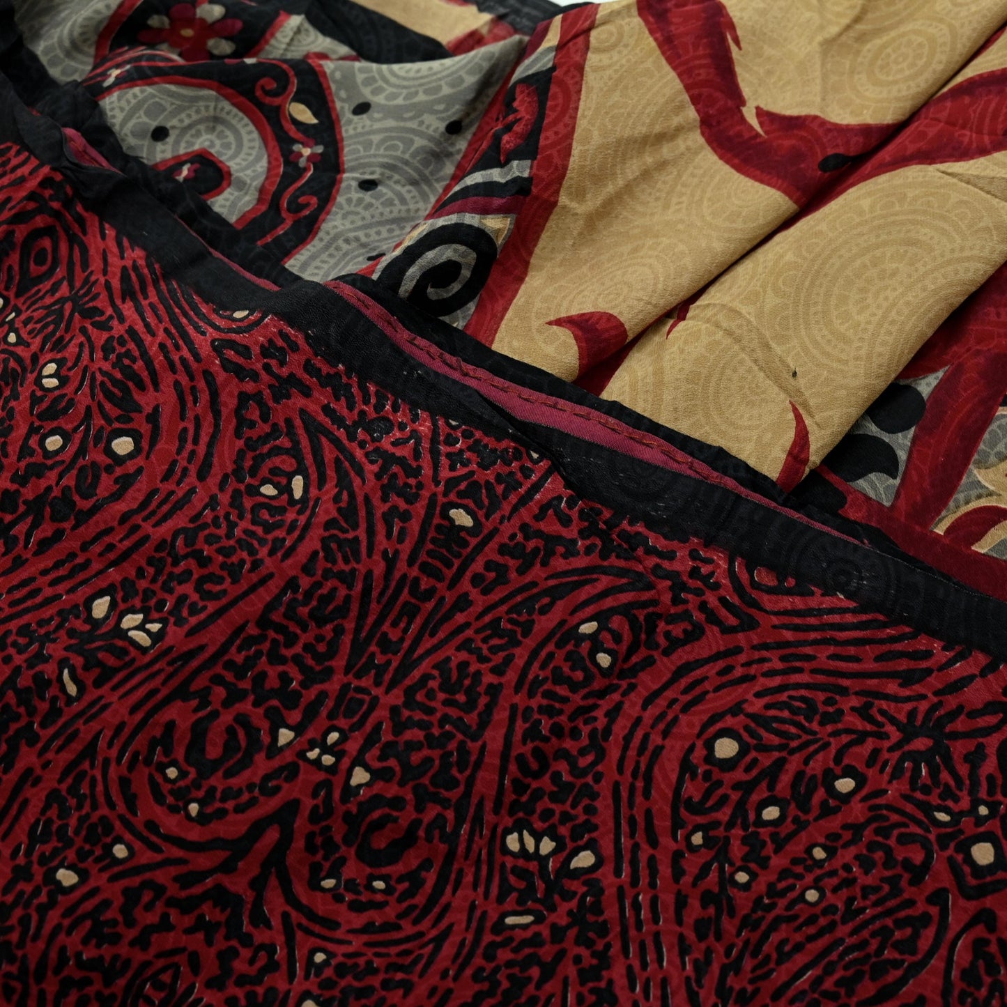 Indian Vintage Sari Black & Red Pure Crepe Silk Printed Saree 5yard Sewing Rose Flower Soft Craft Fabric Wrap
