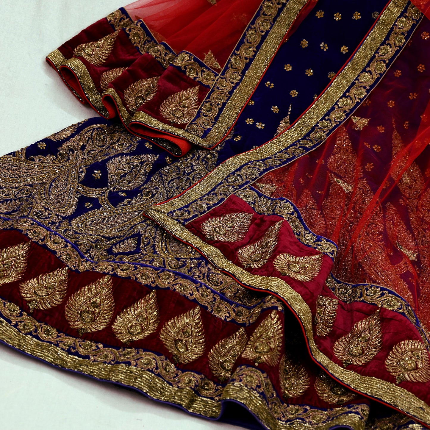 Indian Pre-owned Heavy Wedding Red & Blue Net/Mesh/ Velvet Hand Embroidered Lehenga/Dupatta Designer By Sabyasachi Zardozi Bridal Wear