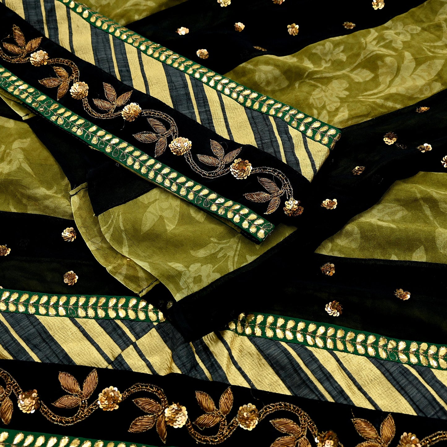 Indian Pre-owned Heavy Sari Black & Green Pure Georgette Silk Hand Embroidered Sarees Designer Sabyasachi 6Yd Sewing Ethnic Sarees