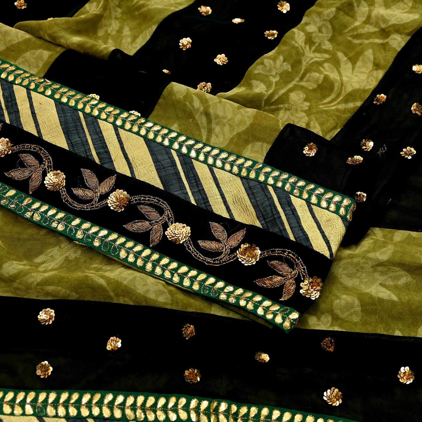 Indian Pre-owned Heavy Sari Black & Green Pure Georgette Silk Hand Embroidered Sarees Designer Sabyasachi 6Yd Sewing Ethnic Sarees