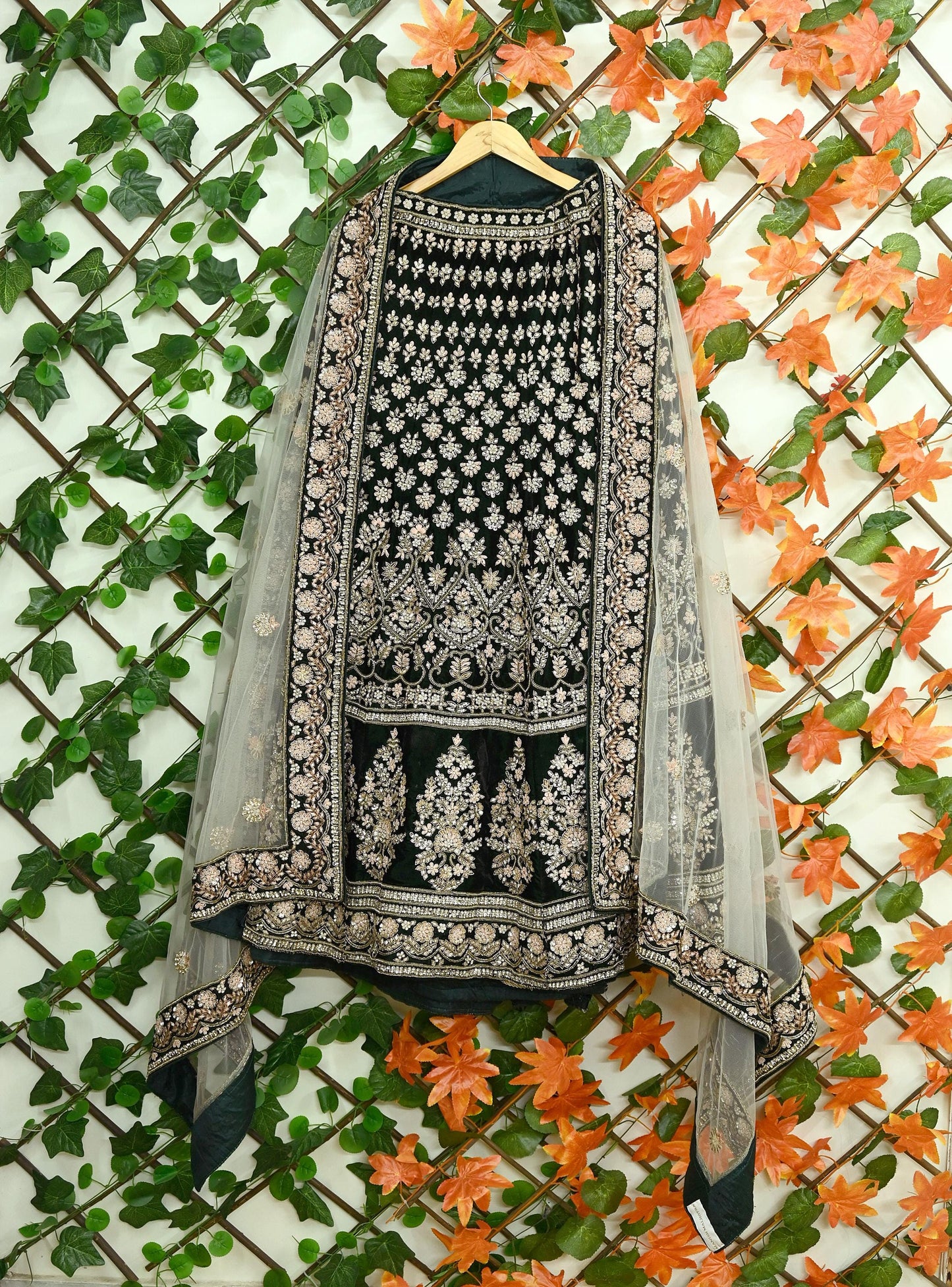 Indian Pre-owned Heavy Wedding Green Net/Mesh/ Velvet Hand Embroidered Lehenga/Dupatta Designer By Manish Malhotra Zardozi Bridal Wear