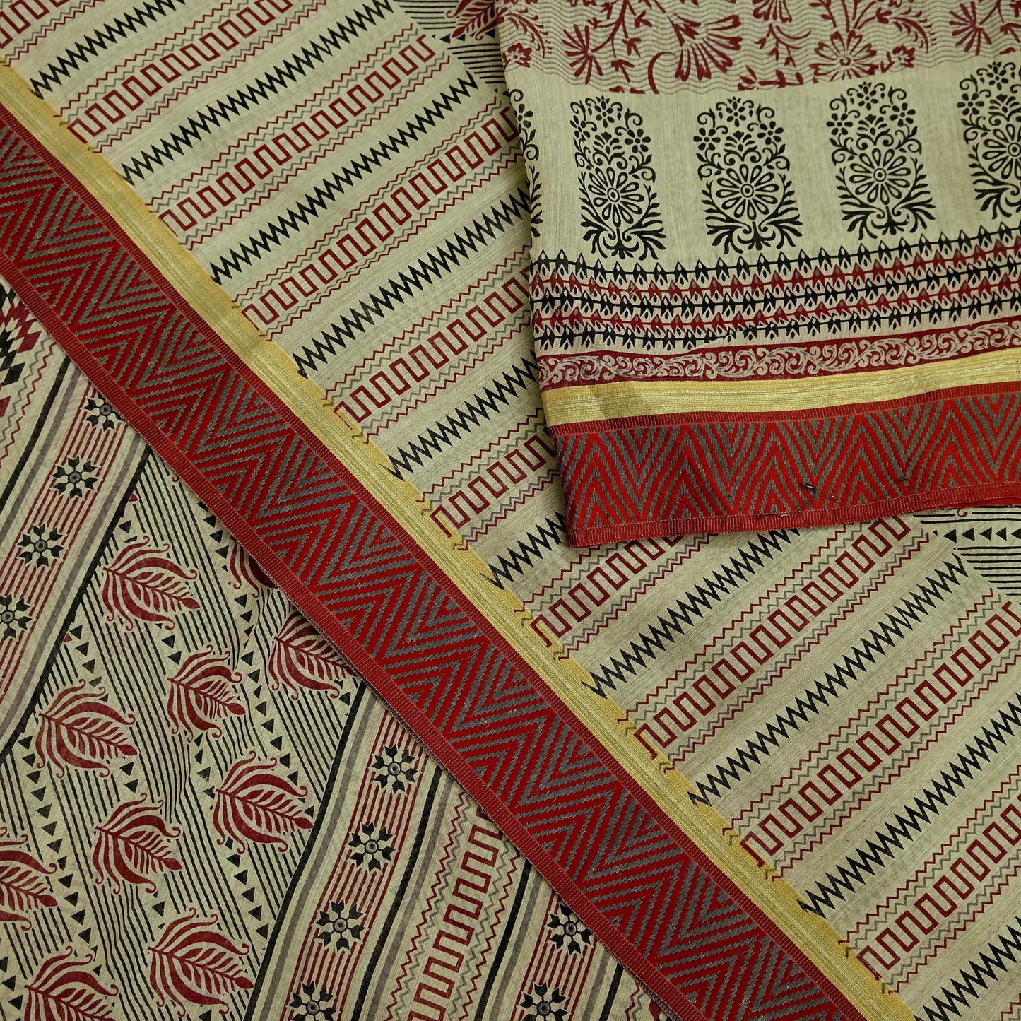 Indian Vintage Beige Saree Blend Cotton Printed Sari Craft Fabric 6Yd Soft Sewing Sarong Wrap Floral Floral Dress Making Crafting Quilting