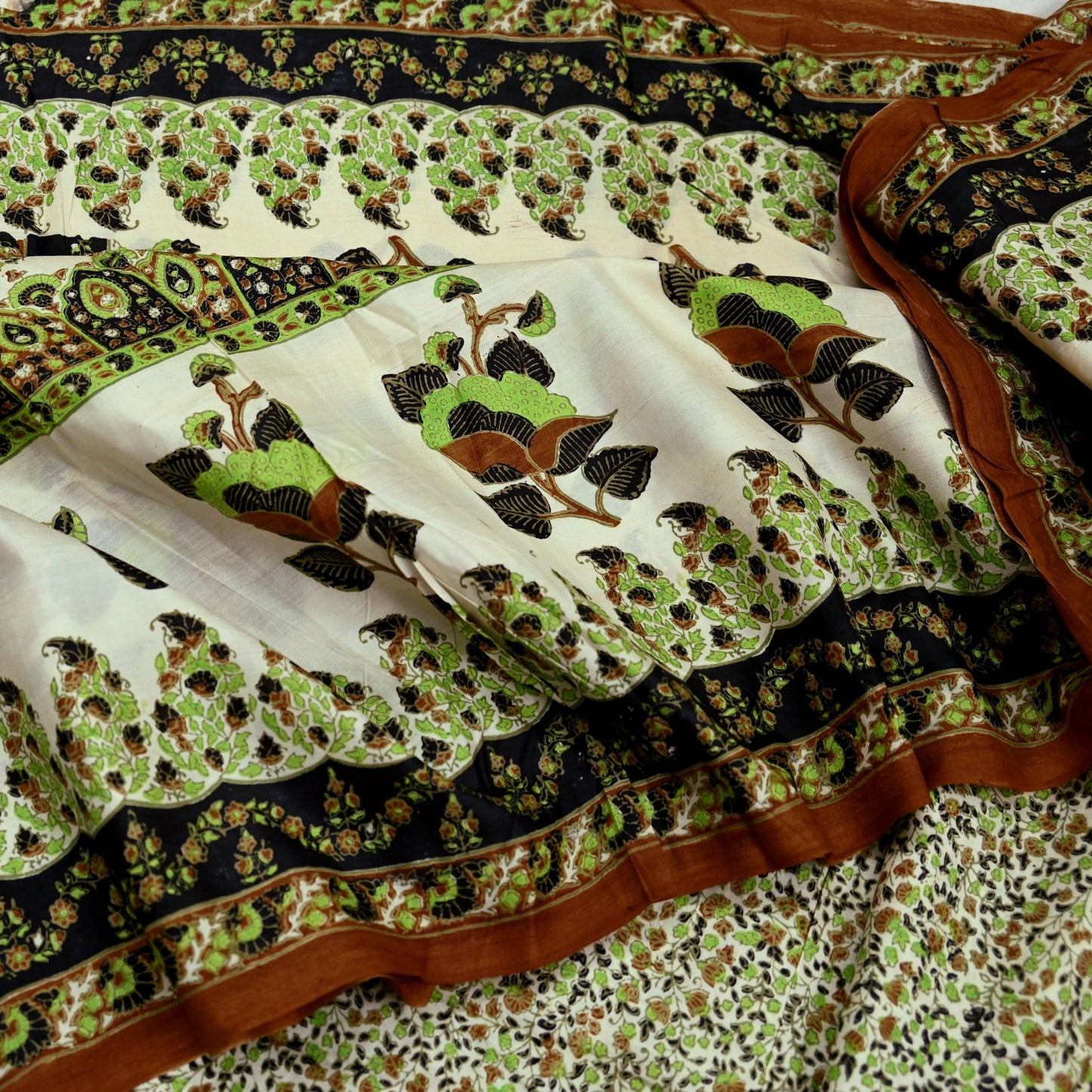 Indian Vintage Sari Ivory & Black Printed Pure Silk Sarees 6yd Sewing Craft Fabric DressMaking Soft Wrap Upcycle Quilting Crafting Used