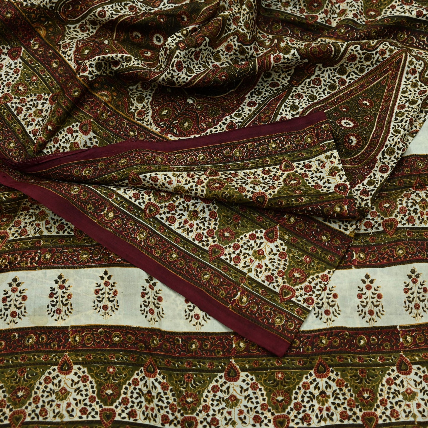 Indian Vintage Ivory & Green Saree Pure Silk Printed Sari 5yd Sewing Craft Fabric Dress Making Soft Crafting Quilting Quilting Upcycle
