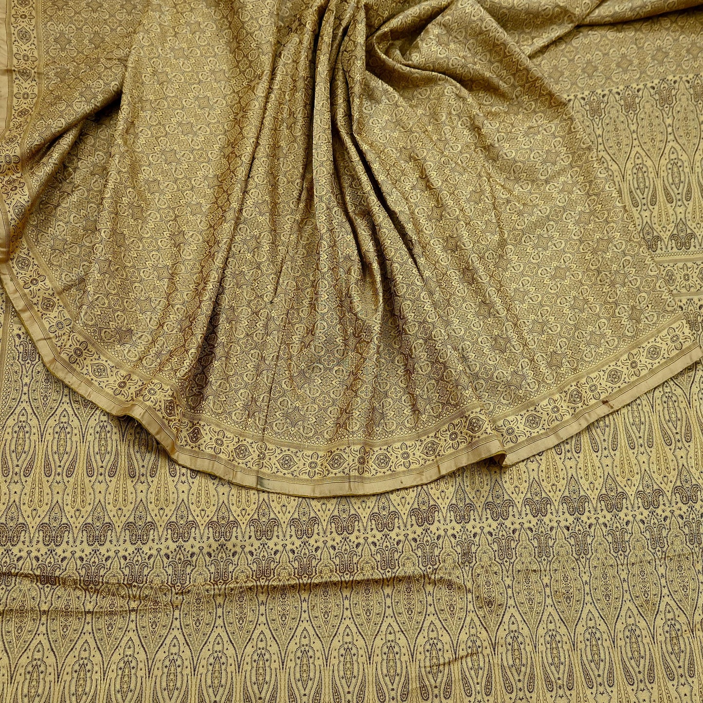 Indian Vintage Sari Beige Heavy Pure Satin Silk Hand Woven Tanchoi Sarees Ethnic Wear 5Yd Paisley Craft Fabric Dress Making Crafting
