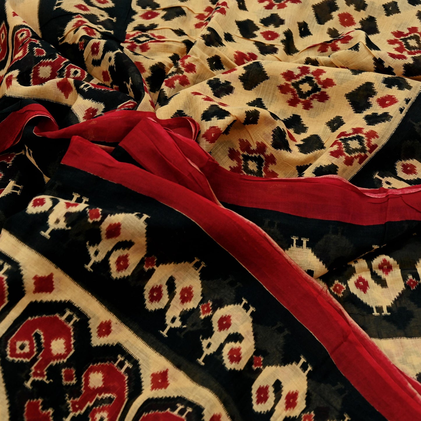 Indian Vintage Sari Beige & Black Ikat Printed Pure Cotton Sarees Craft Fabric 5Yd Sewing Sarong Wrap Boho Dress Making Quilting Upcycle