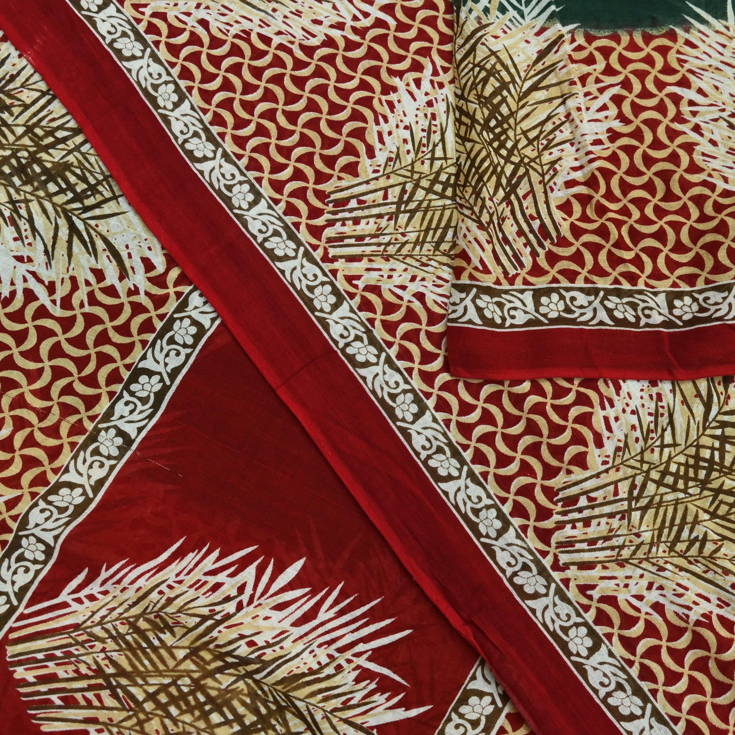 Indian Vintage Sari Green & Red Printed Pure Cotton Saree Craft Fabric 5Yd Sewing Sarong Wrap Boho Floral Crafting Upcycle Quilting Used