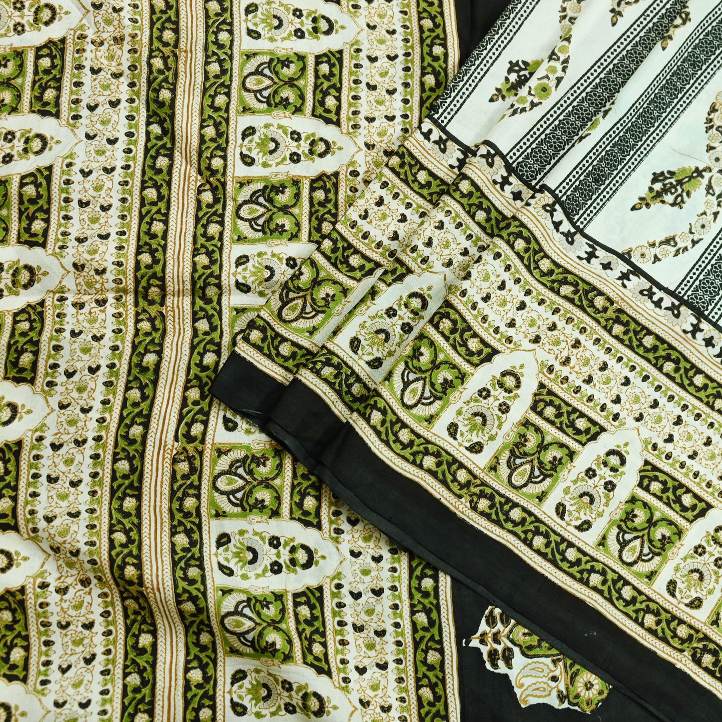 Indian Vintage Sari Ivory & Black Printed Pure Silk Sarees 5yd Sewing Craft Fabric DressMaking Soft Wrap Upcycle Quilting Crafting Used