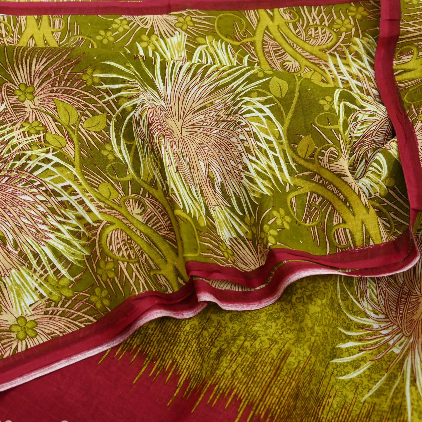 Indian Vintage Sari Green & Red Printed Pure Cotton Saree Craft Fabric 5Yd Sewing Sarong Wrap Boho Floral Crafting Upcycle Quilting Used