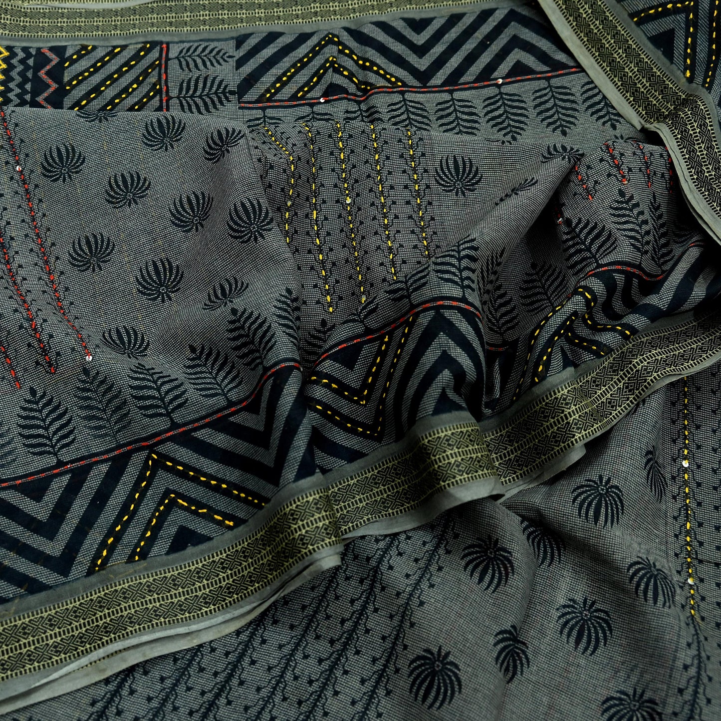 Indian Vintage Sari Black Pure Cotton Hand Embroidered Sarees Kantha Fabric 5yd Sewing Floral Soft Dress making Crafting Quilting