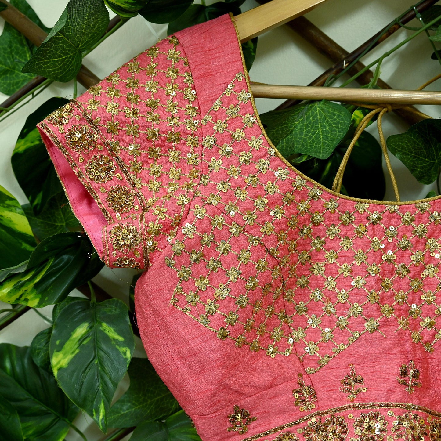 Indian Pre-owned Green & Pink Pure Chanderi Silk Hand Embroidered By Designer Abu Jani Padded Blouse/Top/Crop M Size Party wear Bollywood