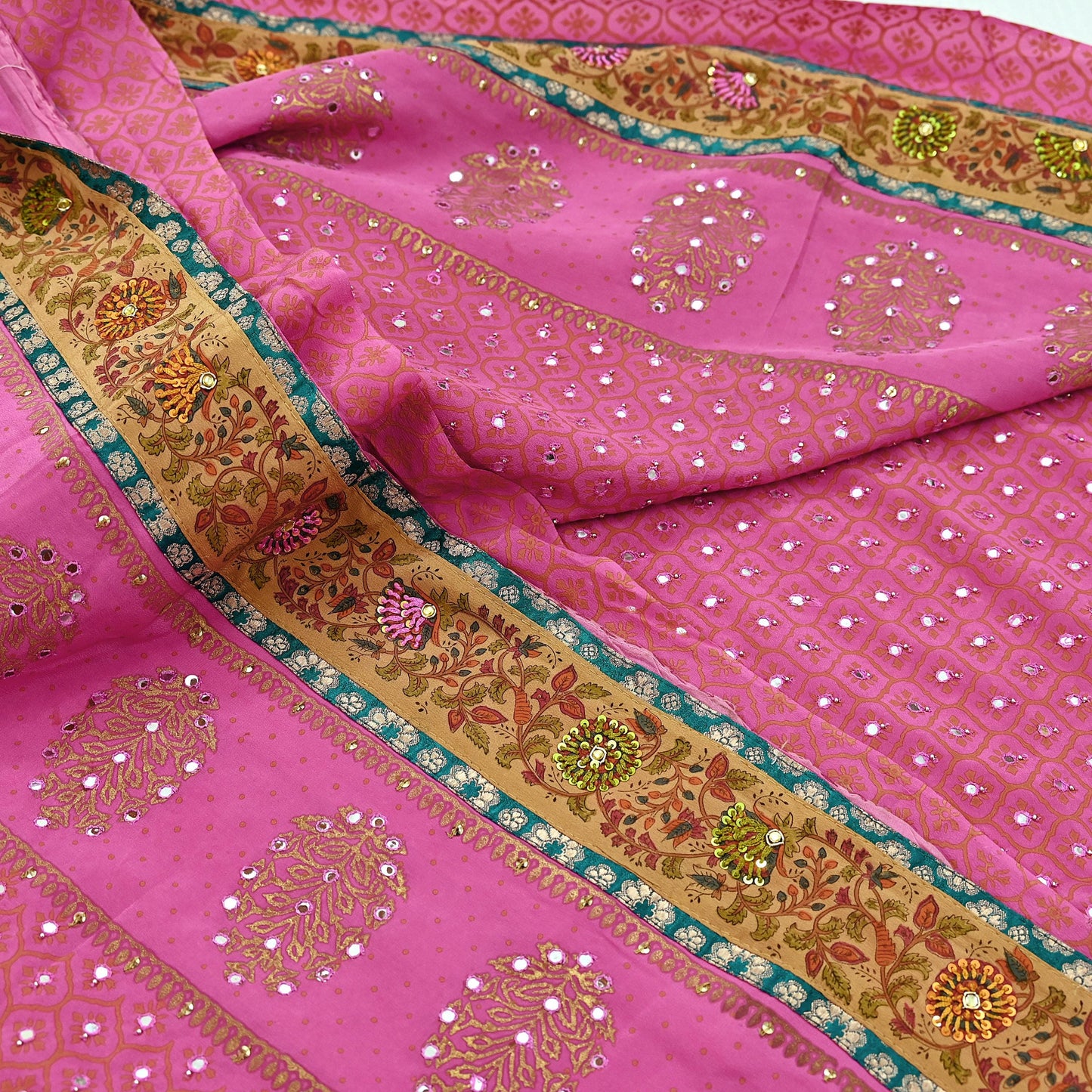 Indian Vintage Sari Pink Pure Crepe Silk Hand Embroidered Painted Saree 5yd Sewing Craft Fabric Dress Making Crafting Quilting Sequins