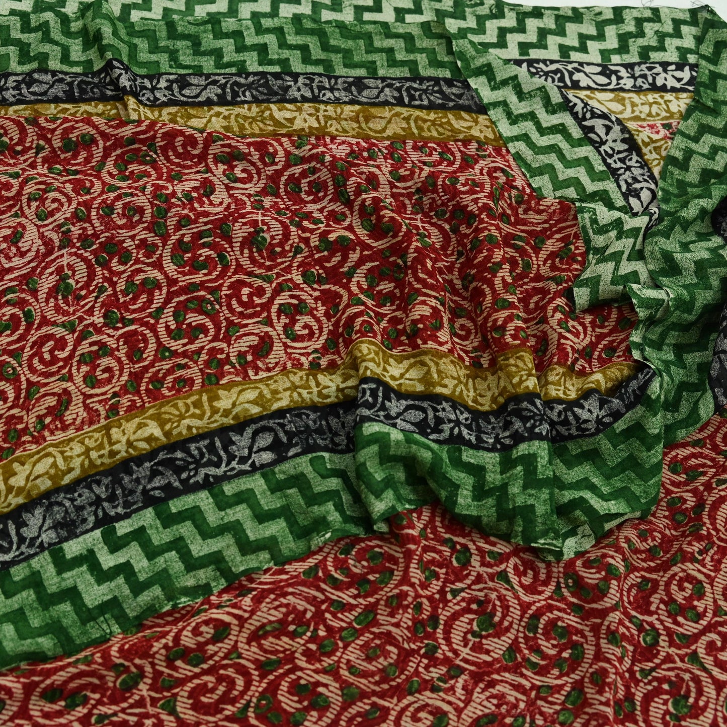 Women Vintage Sari Beige & red Pure Georgette Silk Block Printed Saree Craft Fabric Sewing 5Yd Soft Light Sari Dress Making Quilting