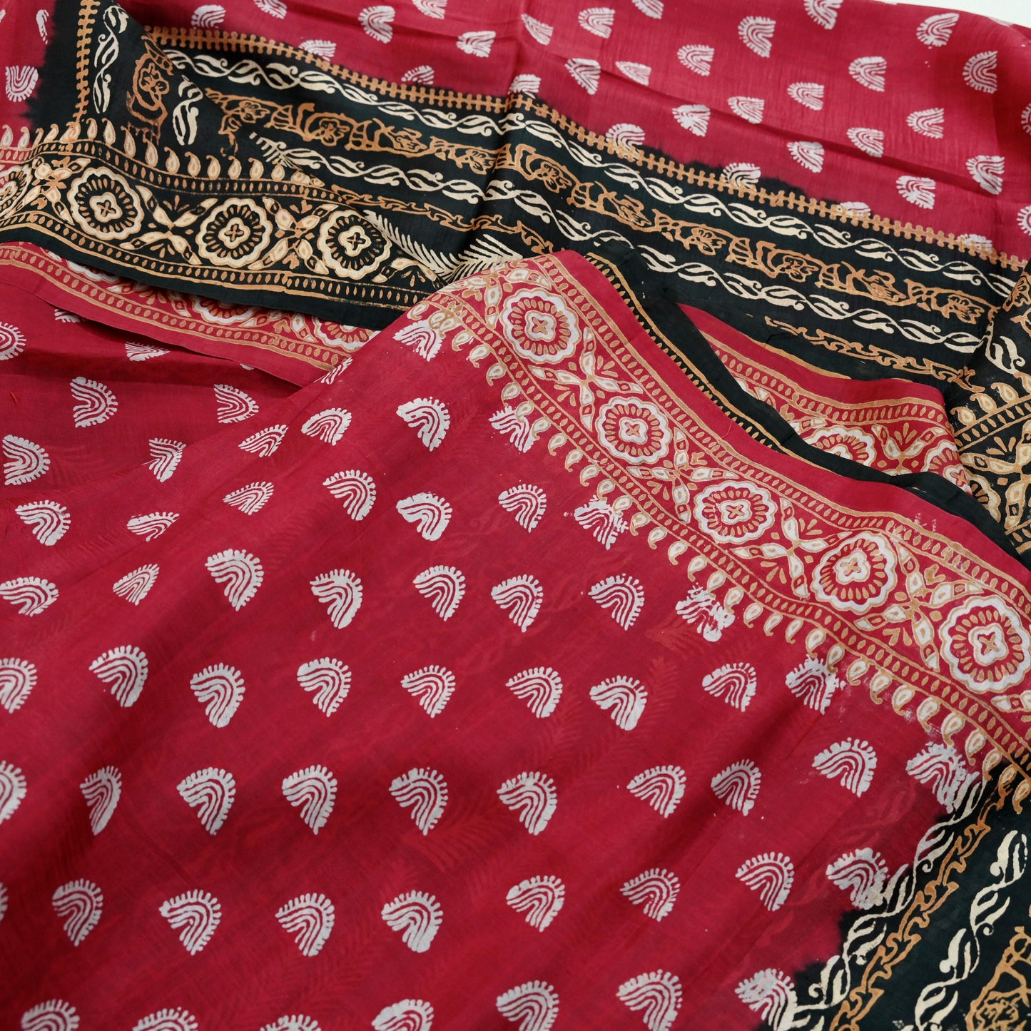 Indian Vintage Sari Black & Red Pure Silk Block Printed Sarees 5yd Sewing Craft Fabric Dress Making Soft Quilting Crafting Upcycle Used