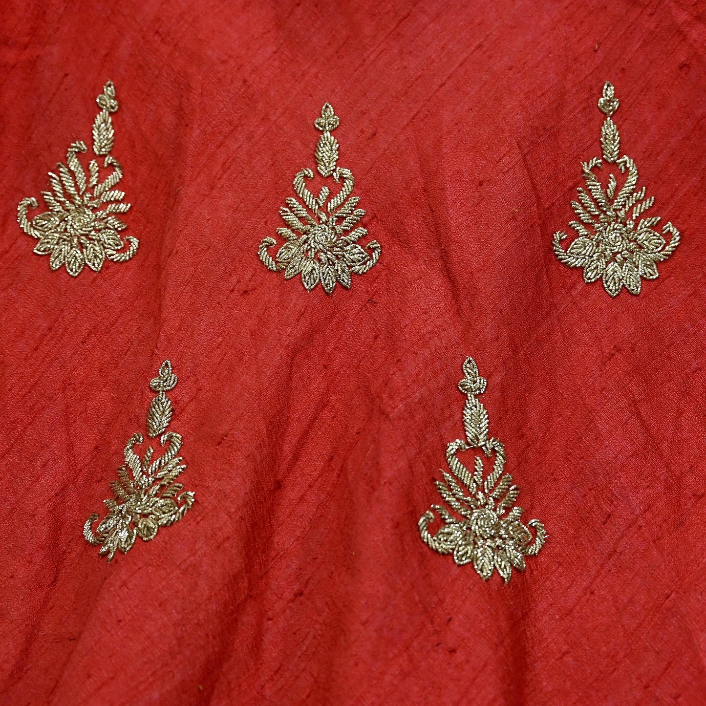 Indian Pre-owned Red Heavy Wedding Pure chhanderi Silk Hand Embroidered Unstitched Lehenga/Skirt Designer By Abdul Halder Bridal Wear