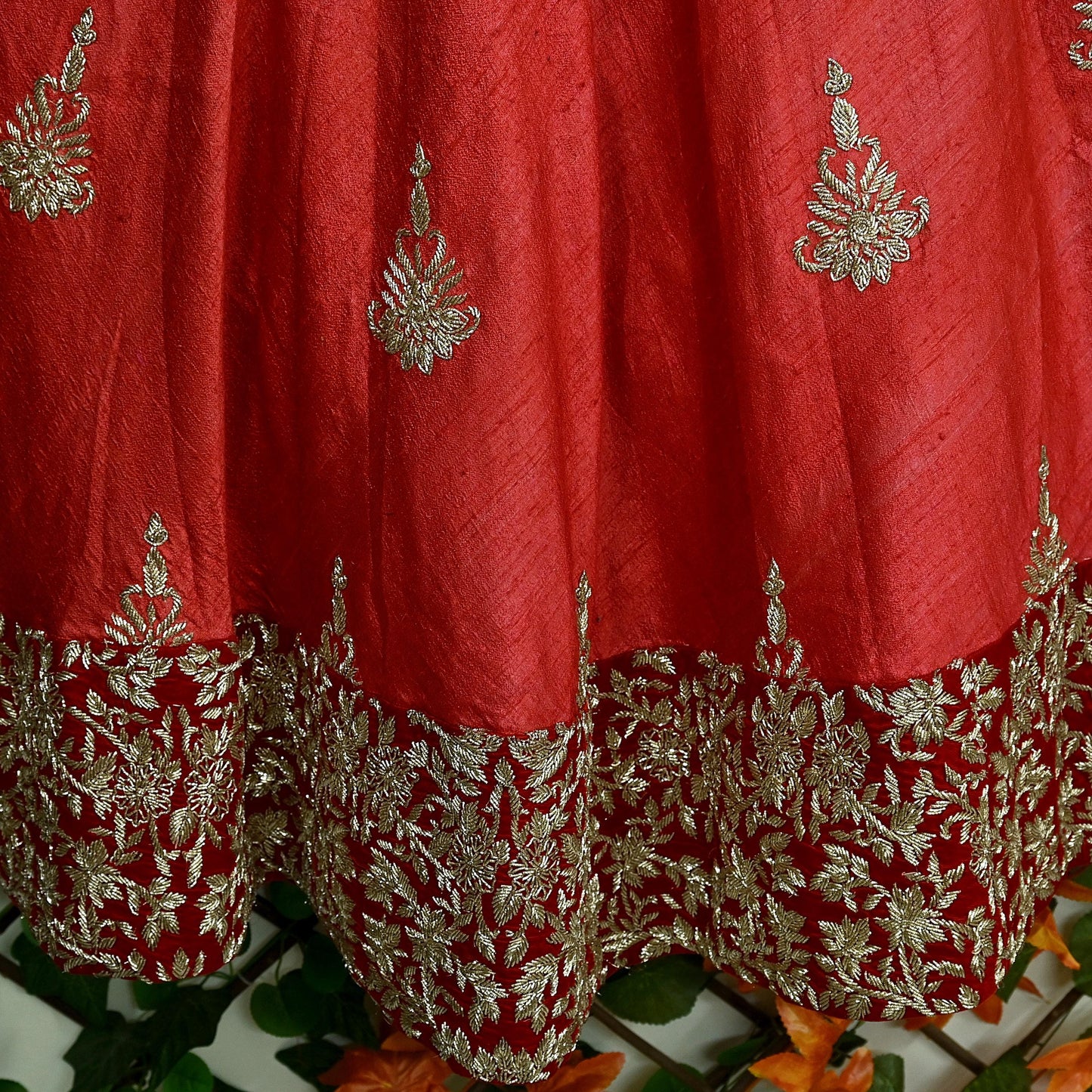 Indian Pre-owned Red Heavy Wedding Pure chhanderi Silk Hand Embroidered Unstitched Lehenga/Skirt Designer By Abdul Halder Bridal Wear