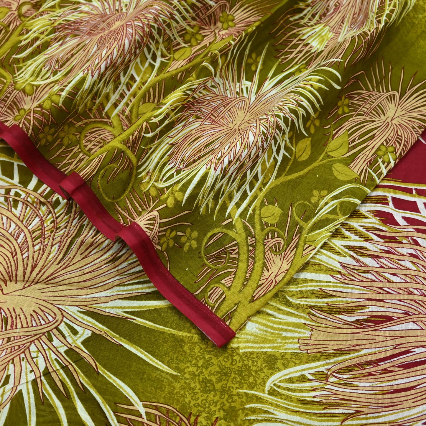 Indian Vintage Sari Green & Red Printed Pure Cotton Saree Craft Fabric 5Yd Sewing Sarong Wrap Boho Floral Crafting Upcycle Quilting Used