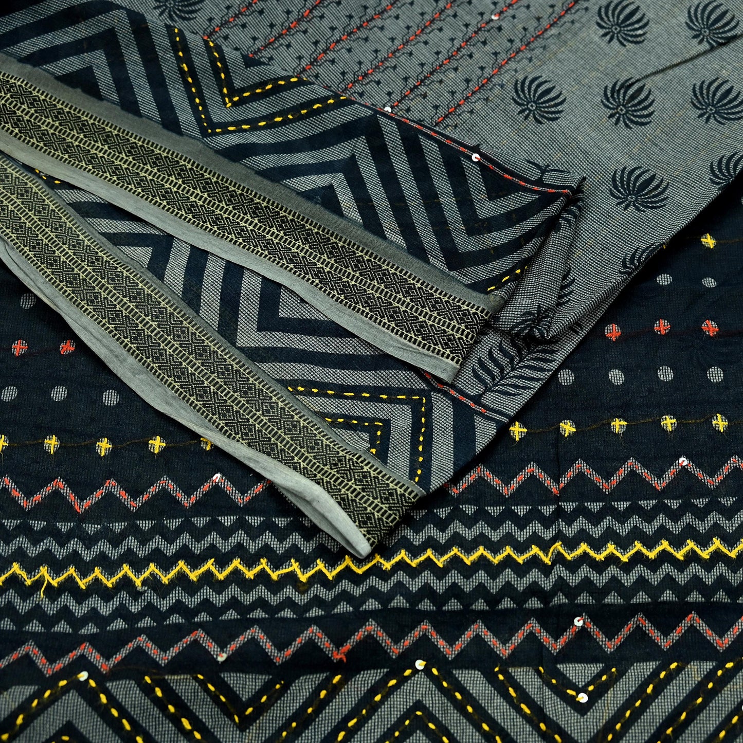 Indian Vintage Sari Black Pure Cotton Hand Embroidered Sarees Kantha Fabric 5yd Sewing Floral Soft Dress making Crafting Quilting