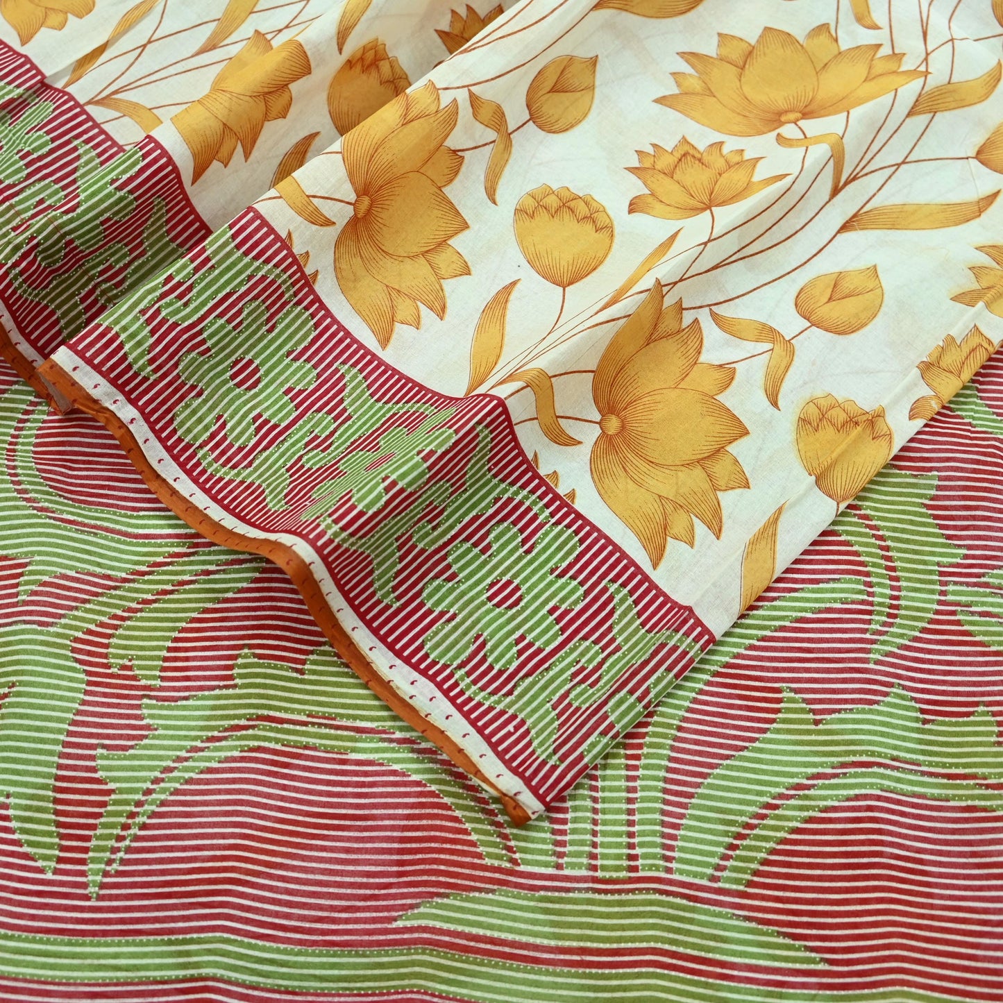 Indian Vintage Sari Red & White Printed 100% Pure Cotton Saree Craft Fabric 5Yd Sewing Sarong Wrap Boho Floral Dress making Quilting