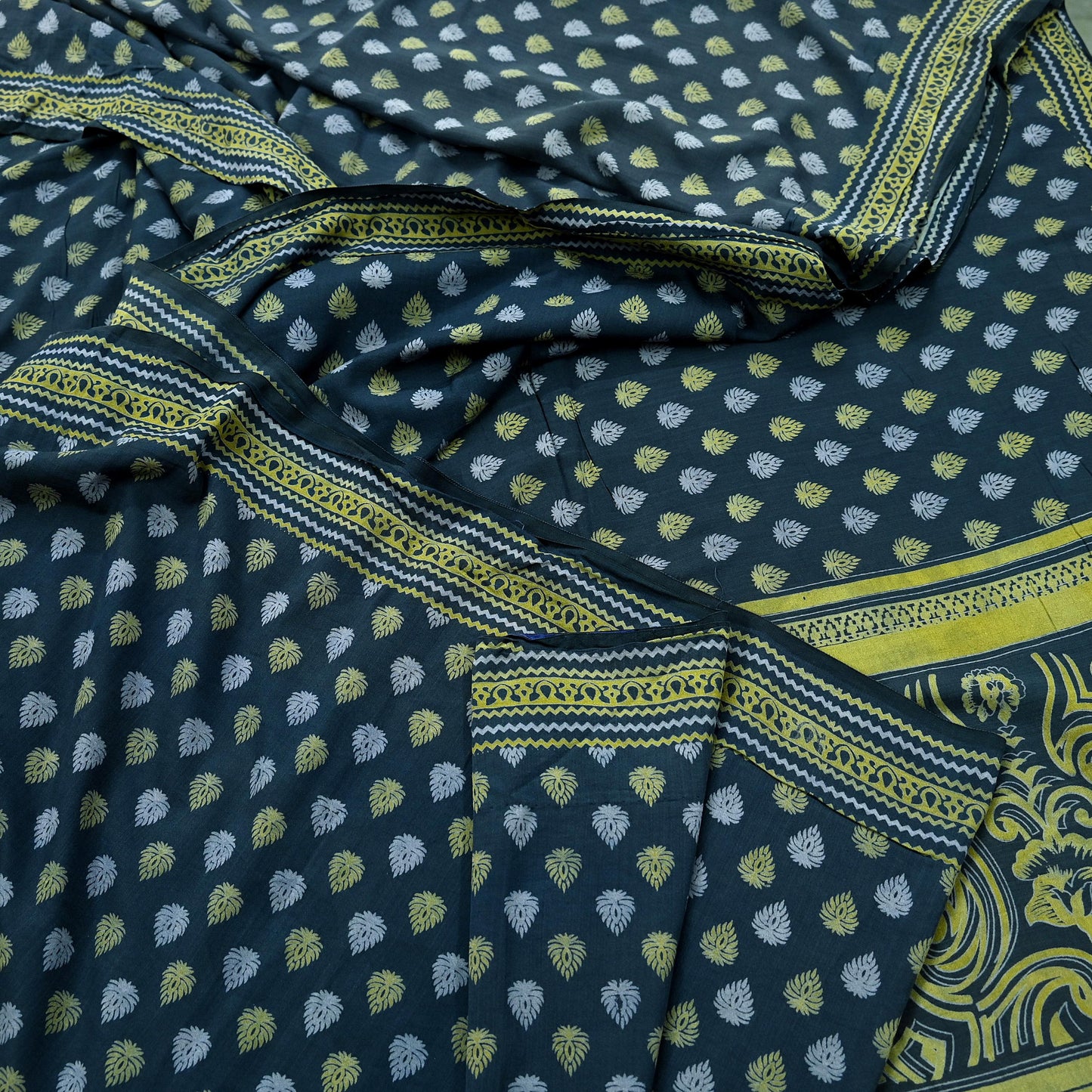 Indian Vintage Green & Gray Saree Printed Pure Cotton Sari Craft Fabric 5Yd Sewing Soft Sarong Wrap Boho Floral Quilting Crafting