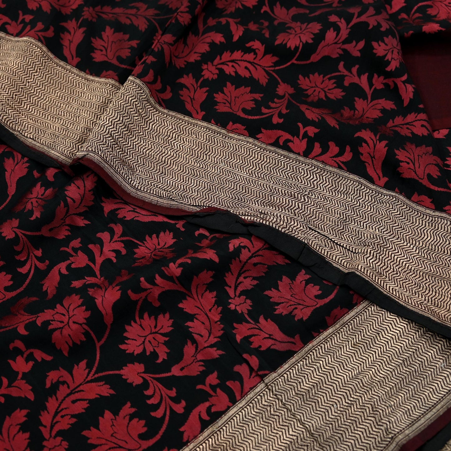 Indian Vintage Heavy Sari Black Hand Woven Sarees 100% Pure Silk Zari 5Yd Dress making Crafting Upcycle Quilting Floral