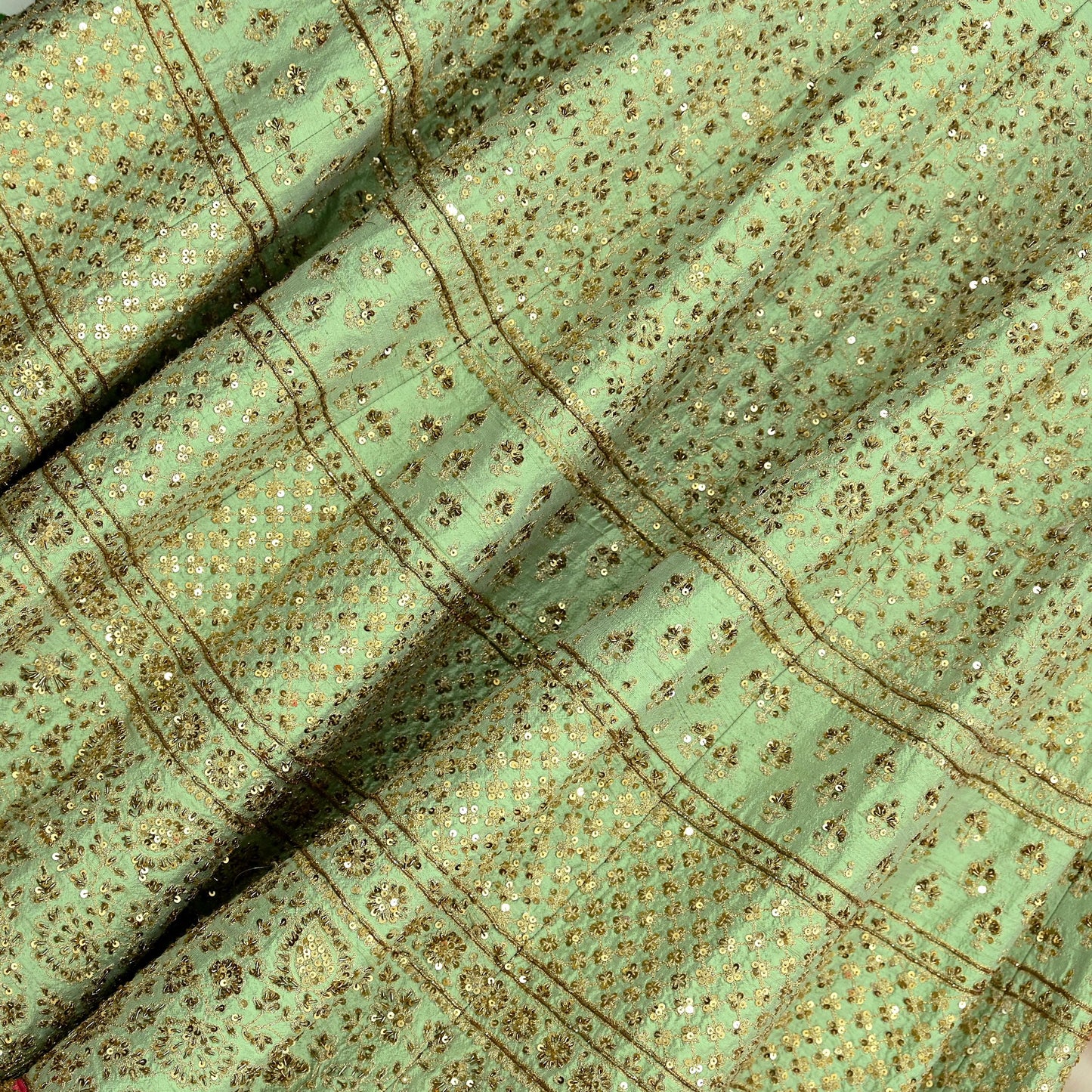 Indian Pre-owned Pink & Green Heavy Wedding Pure chhanderi Silk Hand Embroidered Lehenga/Skirt Designer By Abu Jani Zardozi Bridal Wear
