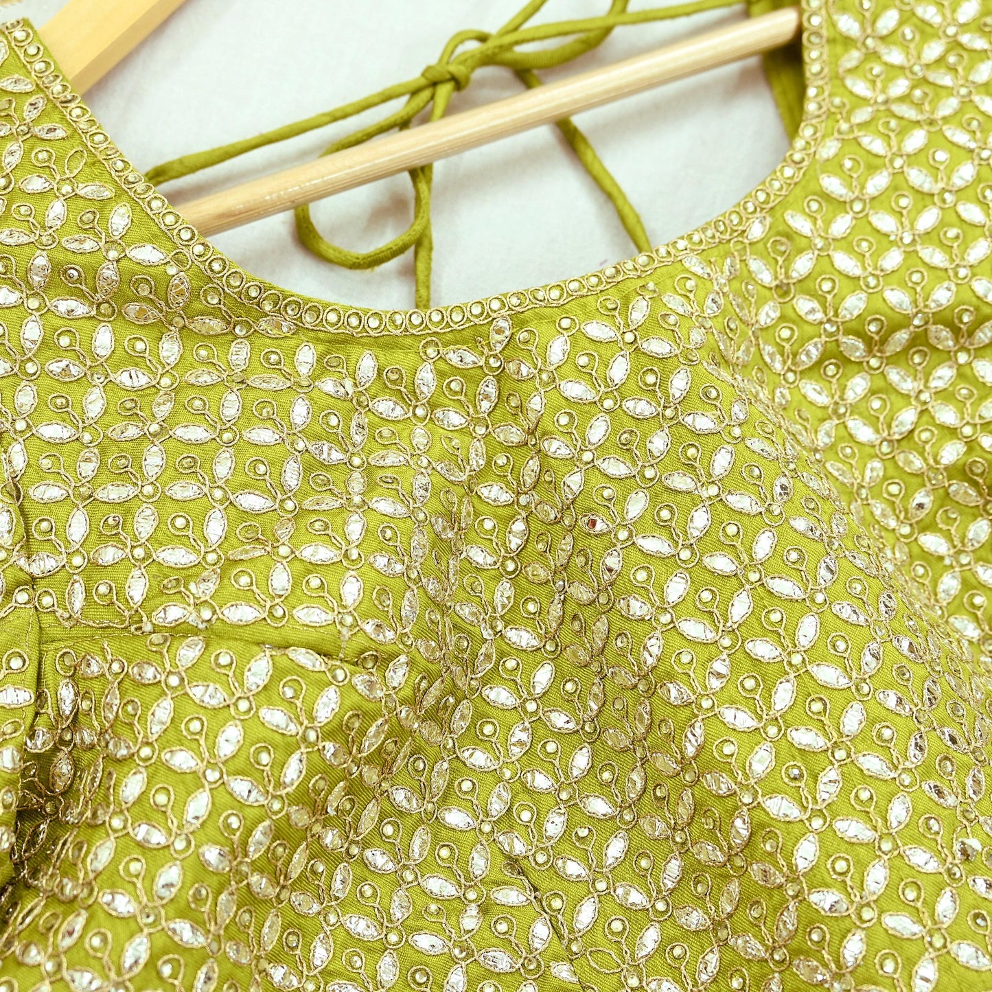 Indian Pre-owned Green Pure Chanderi Silk Hand Embroidered By Designer Abu Jani Blouse/Top/Crop 40L Size Party wear Bollywood