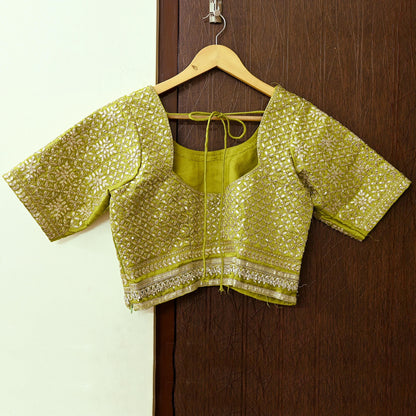 Indian Pre-owned Green Pure Chanderi Silk Hand Embroidered By Designer Abu Jani Blouse/Top/Crop 40L Size Party wear Bollywood