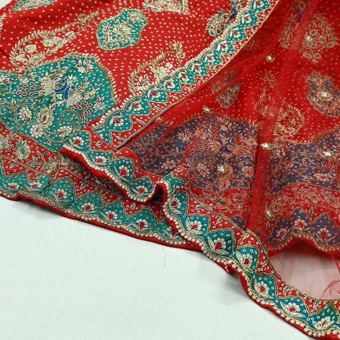 Indian Pre-owned Heavy Wedding Red Pure Satin Silk & Net Hand Embroidered Lehenga/Dupatta Designer By Anamika Khanna Bridal Wear
