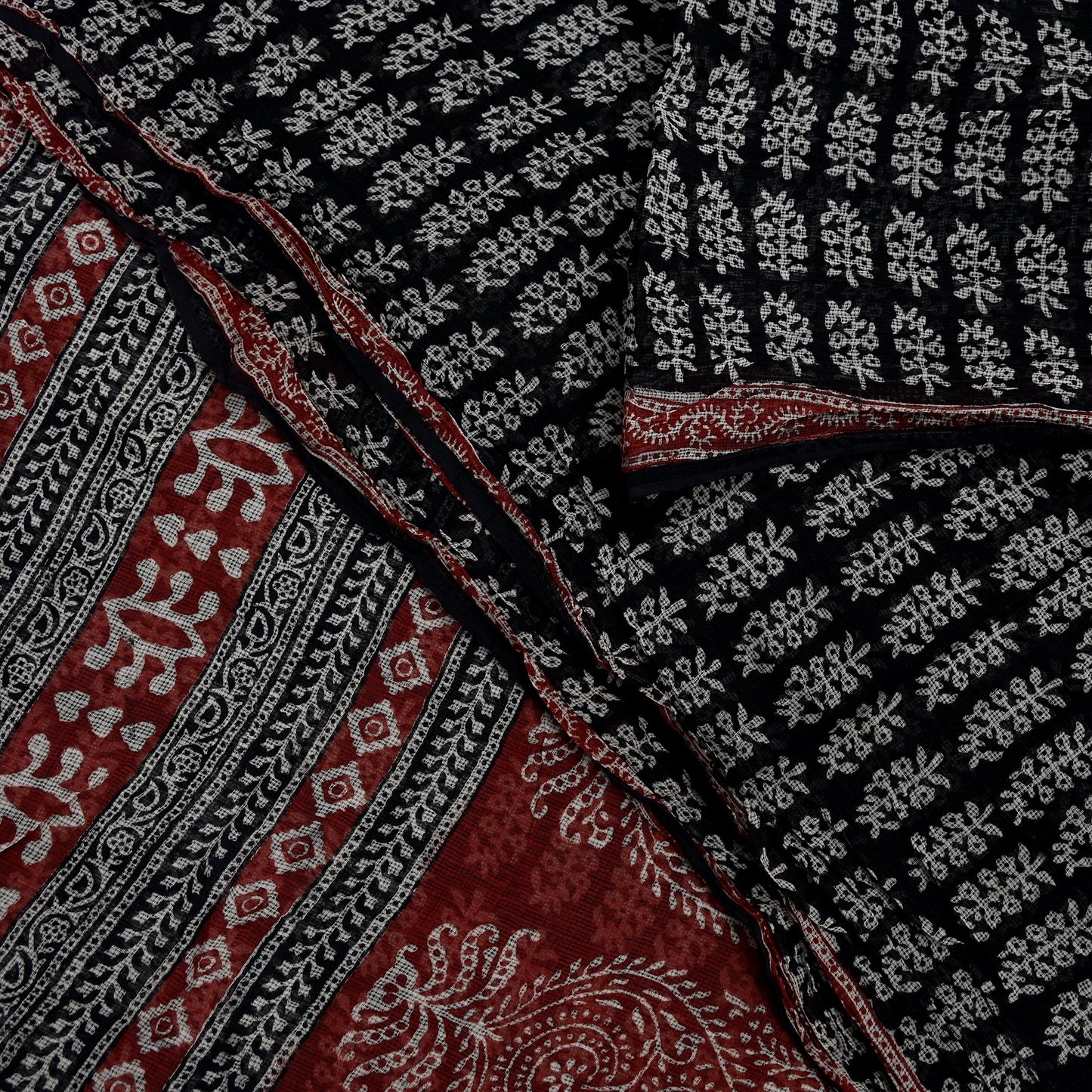 Indian Vintage Sari Maroon & Black Printed 100% Pure Cotton Saree Craft Soft Fabric 5Yd Sewing Sarong Wrap Floral Quilting Upcycle Crafting