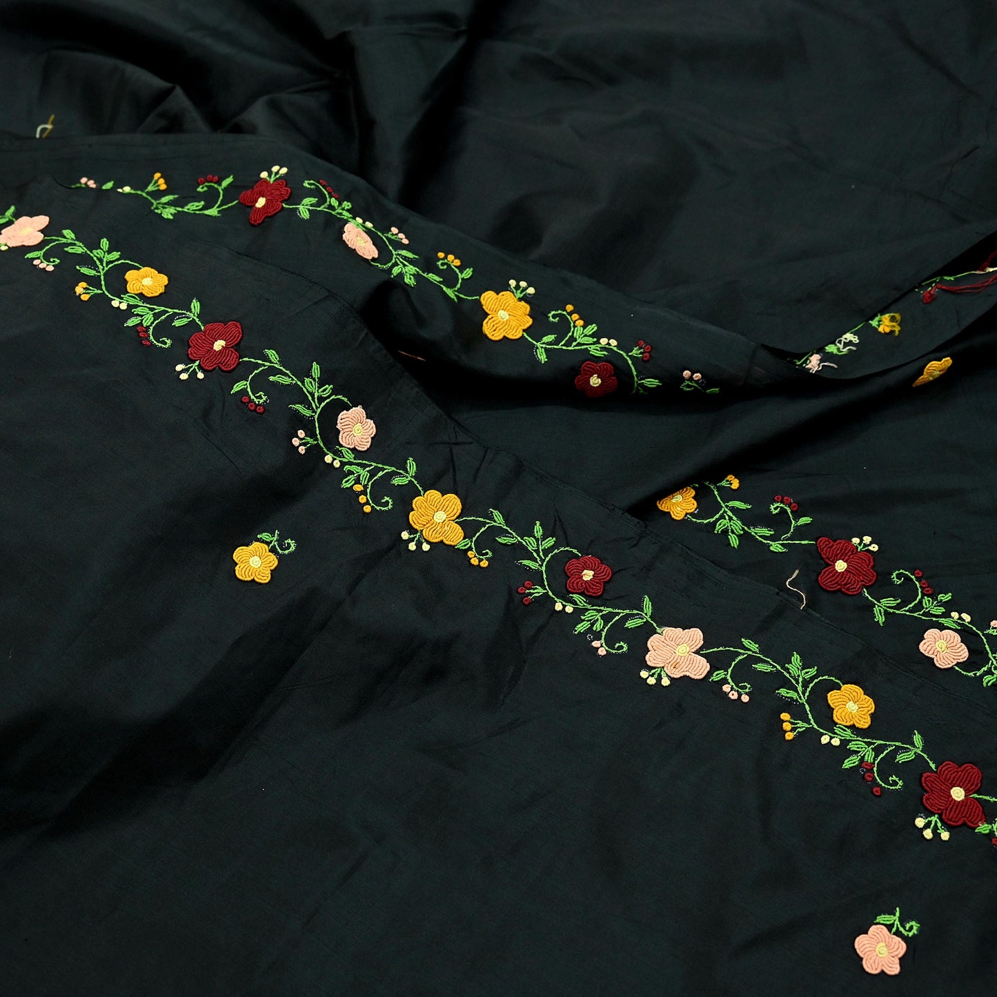 Indian Vintage Sari Black Pure Silk Hand Embroidered Saree Craft Fabric 5Yd Sewing Soft Ethnic Dress Making Bollywood saree