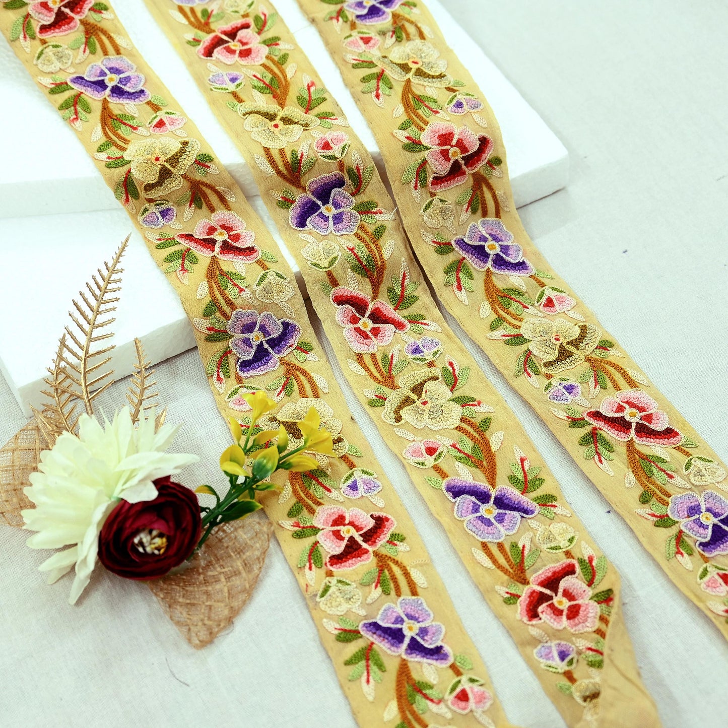 Indian Antique Vintage Real Chain Stitch Border Beige Hand Embroidered Craft Trim Lace Sewing Sarees Ribbon Recycled 1yard