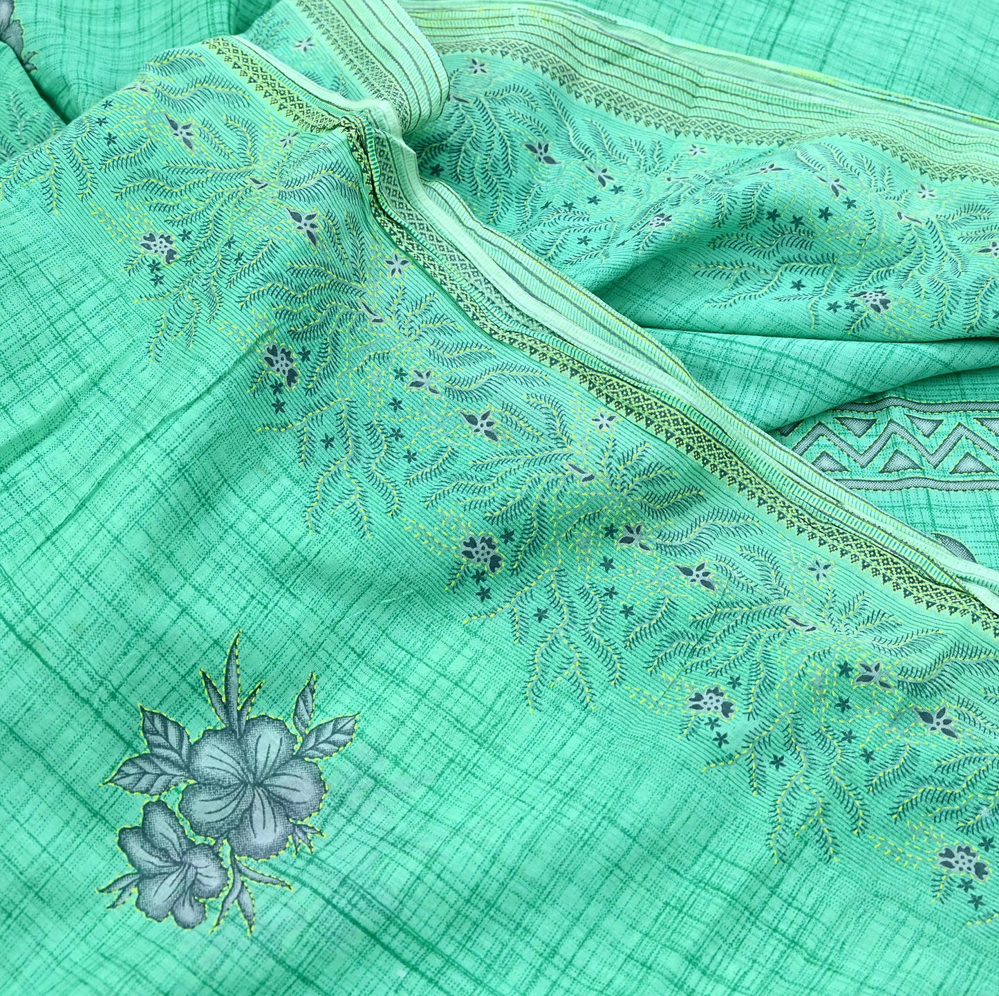 Indian Vintage Green Saree Printed Pure Cotton Sari Craft Fabric 5Yd Soft Sewing Sarong Wrap Boho Floral Upcycle Quilting For Crafting