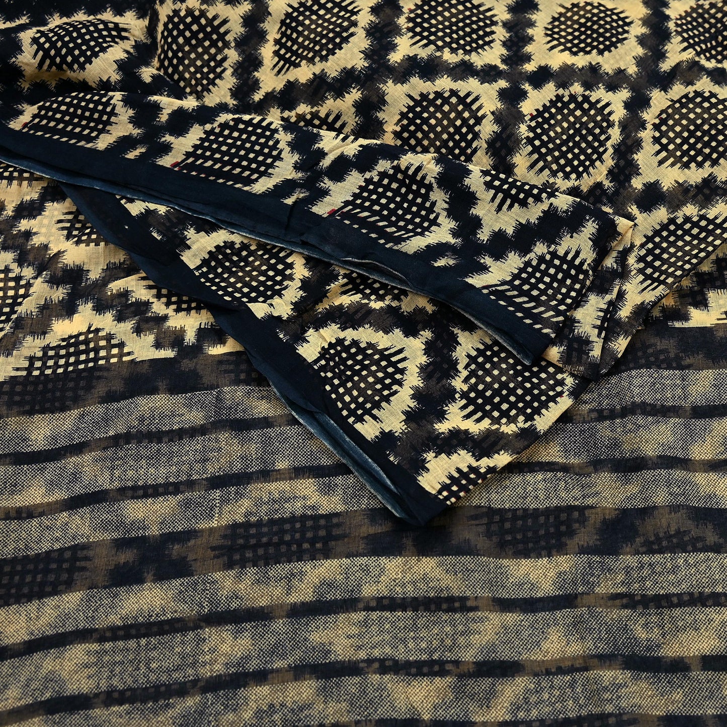 Indian Vintage Sari Beige & Black Printed Pure Cotton Sarees Fabric Floral 5Yd Sarong Wrap Boho Fabric Kimono Soft Dress making Crafting