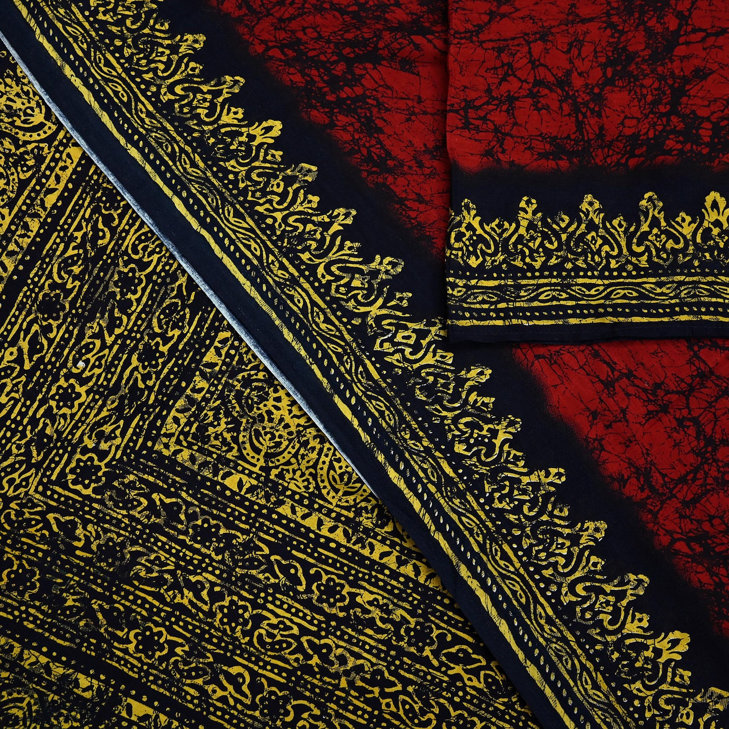 Indian Vintage Sari Black & Red Batik Printed Pure Cotton Saree Craft Fabric 5Yd Sewing Soft Sarong Wrap Boho Dress Making Quilting Crafting
