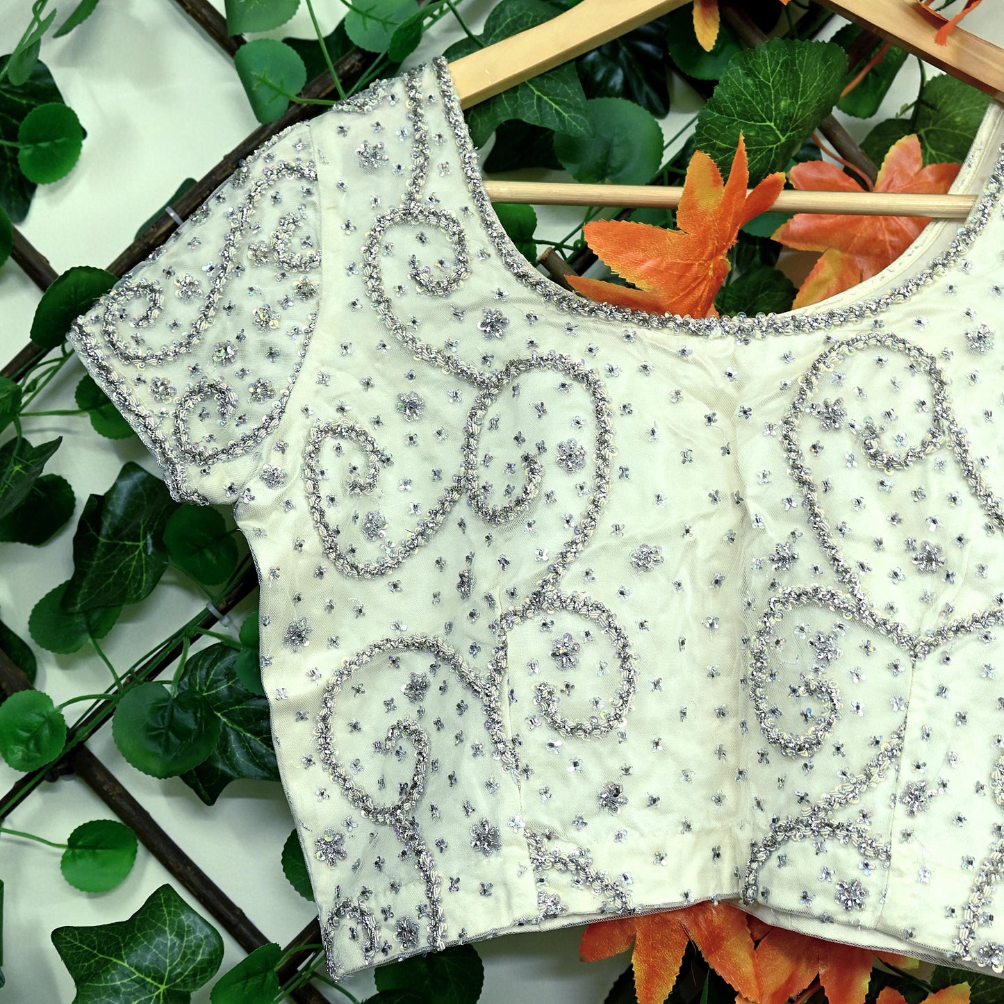 Indian Pre-owned Heavy White Hand Embroidered Blouse/Top/Crop M Size Party wear Bollywood