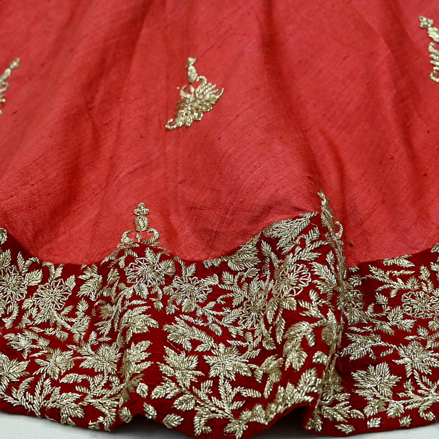 Indian Pre-owned Red Heavy Wedding Pure chhanderi Silk Hand Embroidered Unstitched Lehenga/Skirt Designer By Abdul Halder Bridal Wear