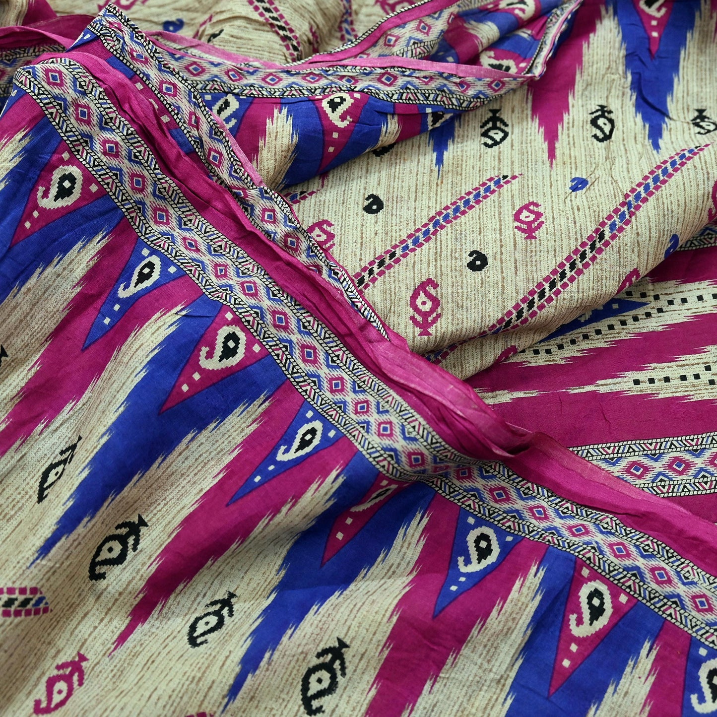 Indian Vintage Pink & Beige Saree Printed 100% Pure Cotton Sari Craft Fabric 5Yd Sewing Sarong Wrap Floral Dress making Quilting Crafting