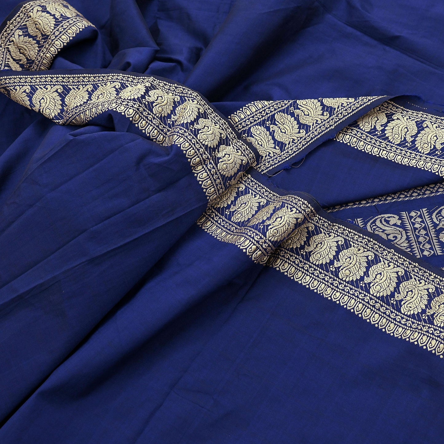 Indian Vintage Sari Blue Pure Cotton Hand Woven Baluchari Saree Craft Fabric 5yd Ethnic Humans Fringes Crafting Upcycle Quilting