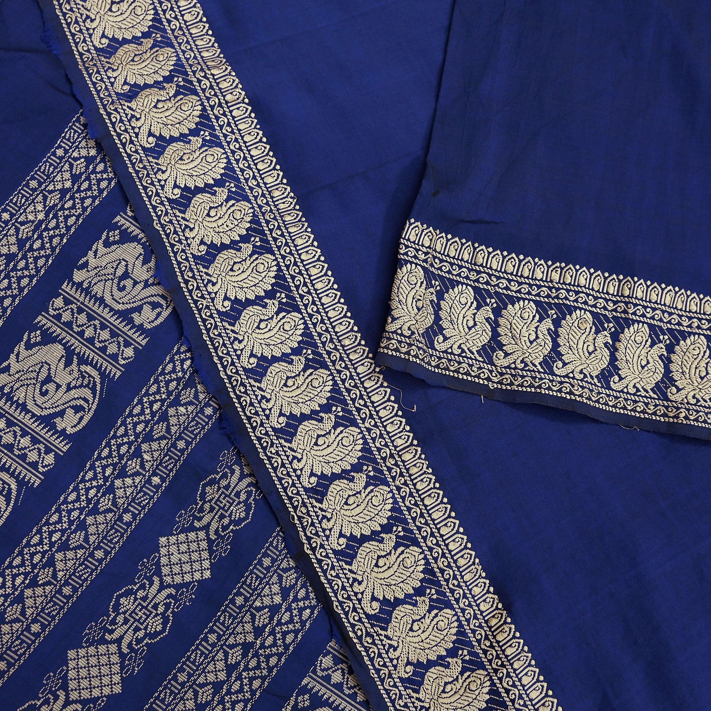 Indian Vintage Sari Blue Pure Cotton Hand Woven Baluchari Saree Craft Fabric 5yd Ethnic Humans Fringes Crafting Upcycle Quilting