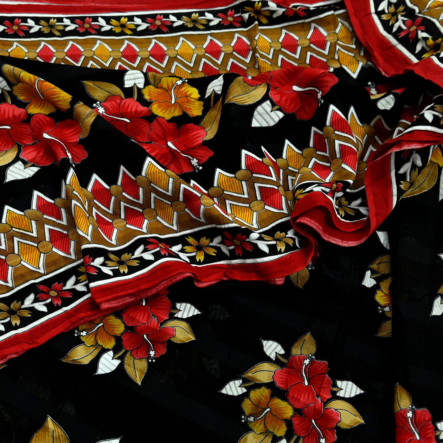 Indian Vintage Sari Red & Black Printed 100% Pure Cotton Saree Craft Fabric 5Yard Sewing Sarong Wrap Boho Floral