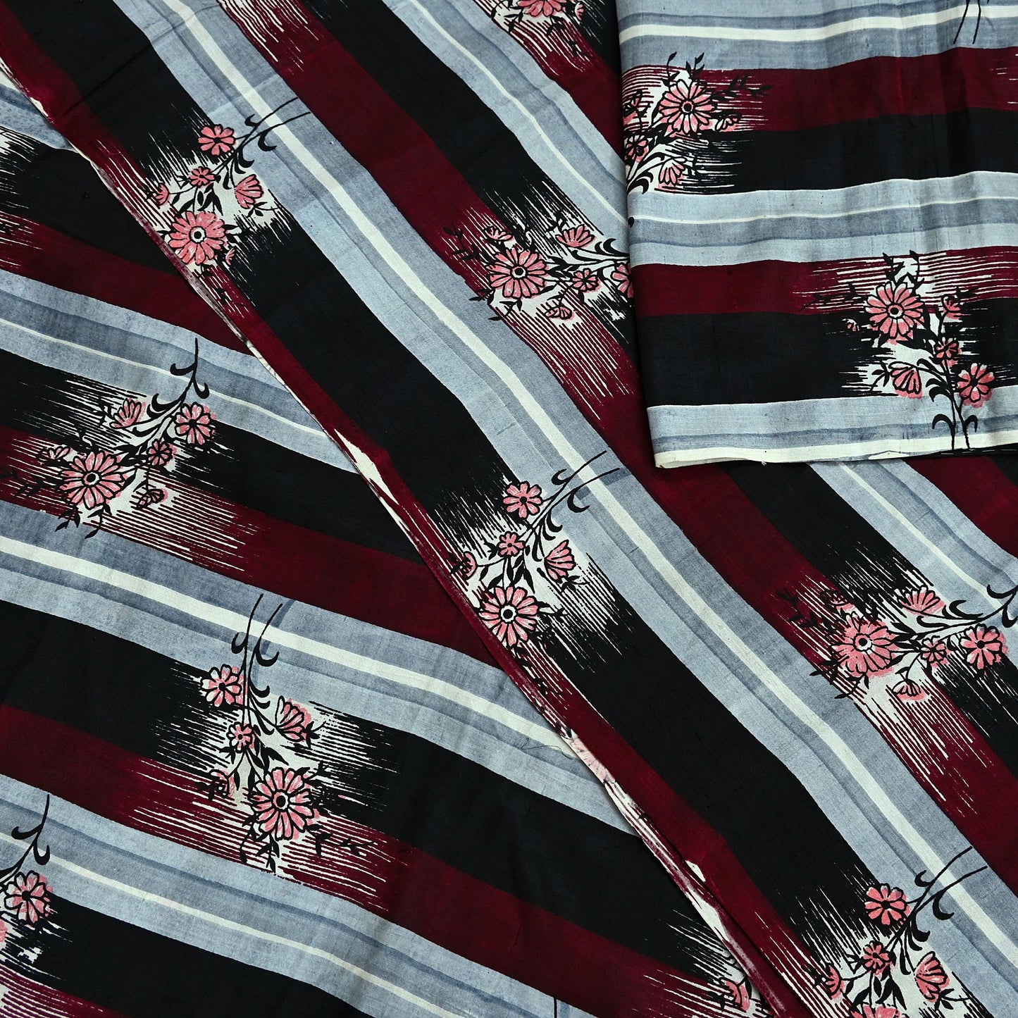 Indian Vintage Sari  Black & Maroon 100% Pure Silk Printed Saree 5yd Sewing Craft Fabric DressMaking Soft Quilting Crafting Upcycle Used