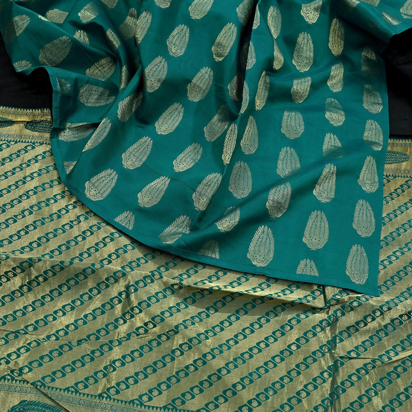 Indian Vintage Sari Black & Green Pure Silk Hand Woven Sarees Craft Fabric 5Yd Ethnic Dress Making Crafting Upcycle Quilting Zari Border