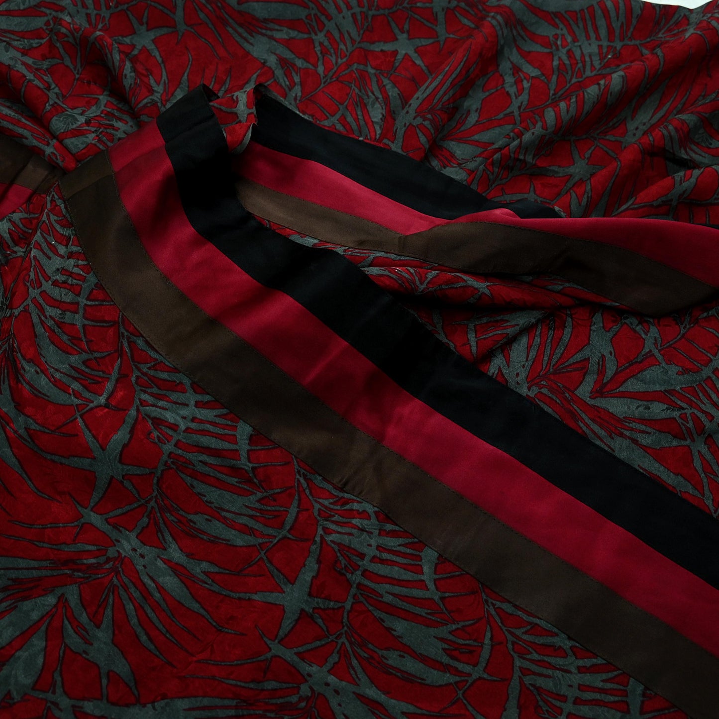 Indian Vintage Maroon & Gray Sarees Moss Crepe Printed Sari 5yd Sewing Floral Soft Craft Fabric DressMaking For Crafting Quilting Upcycle