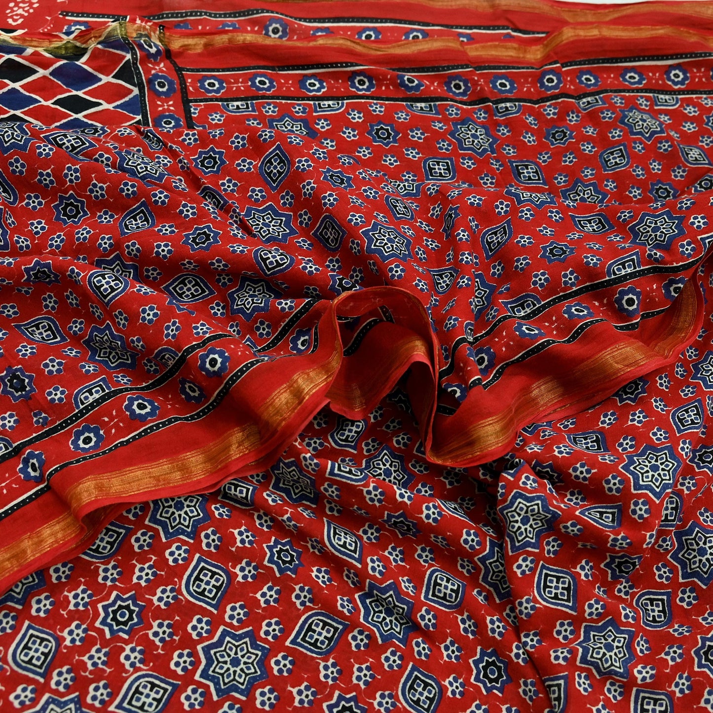 Indian Vintage Sari Red Block Printed Pure Cotton Saree Craft Fabric 6Yd Sewing Sarong Wrap Boho Floral Crafting Upcycle Quilting Zari