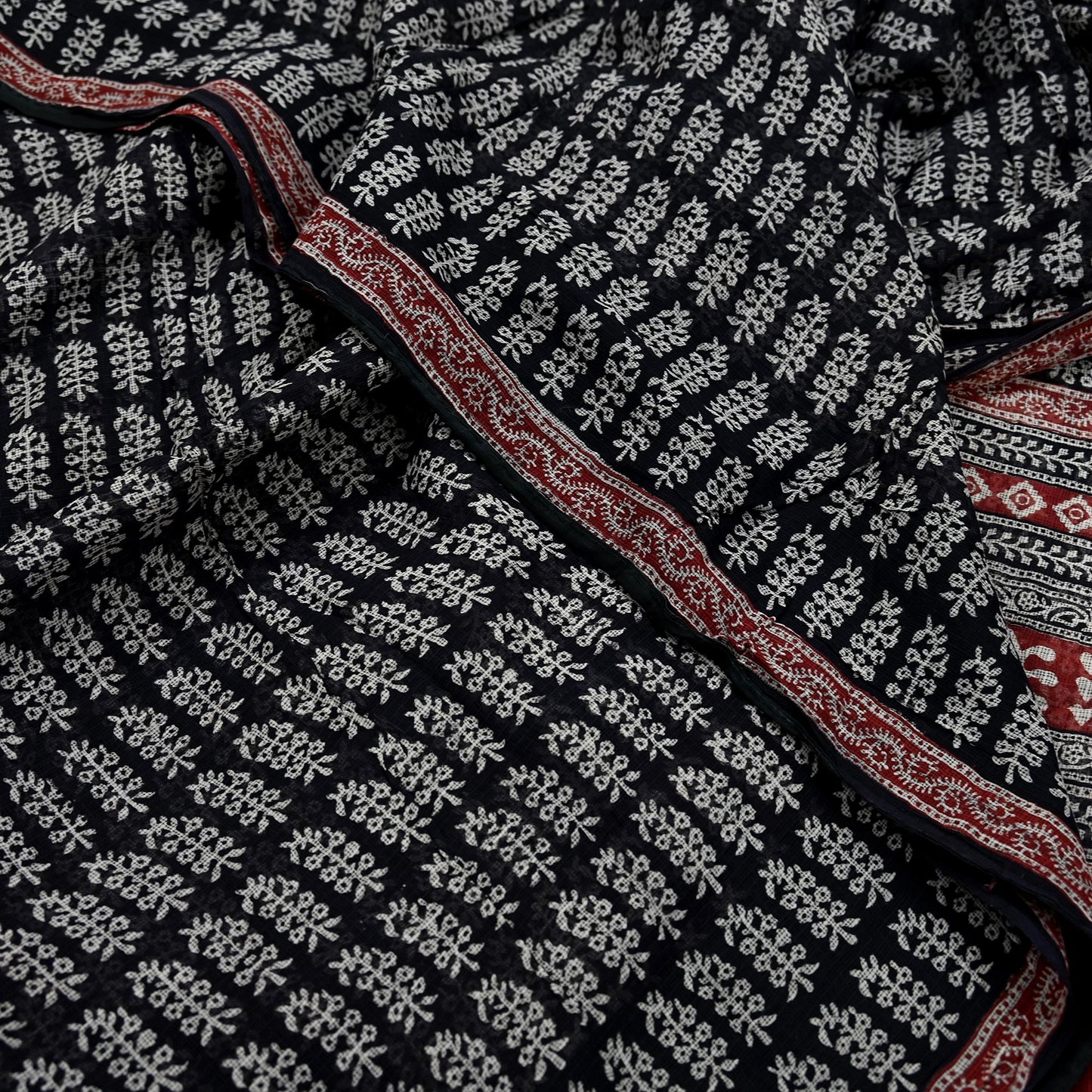 Indian Vintage Sari Maroon & Black Printed 100% Pure Cotton Saree Craft Soft Fabric 5Yd Sewing Sarong Wrap Floral Quilting Upcycle Crafting